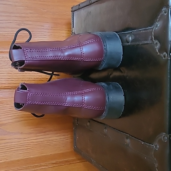 TIME TRU Women Combat Boot, size 8.5, Burgundy - Picture 6 of 8